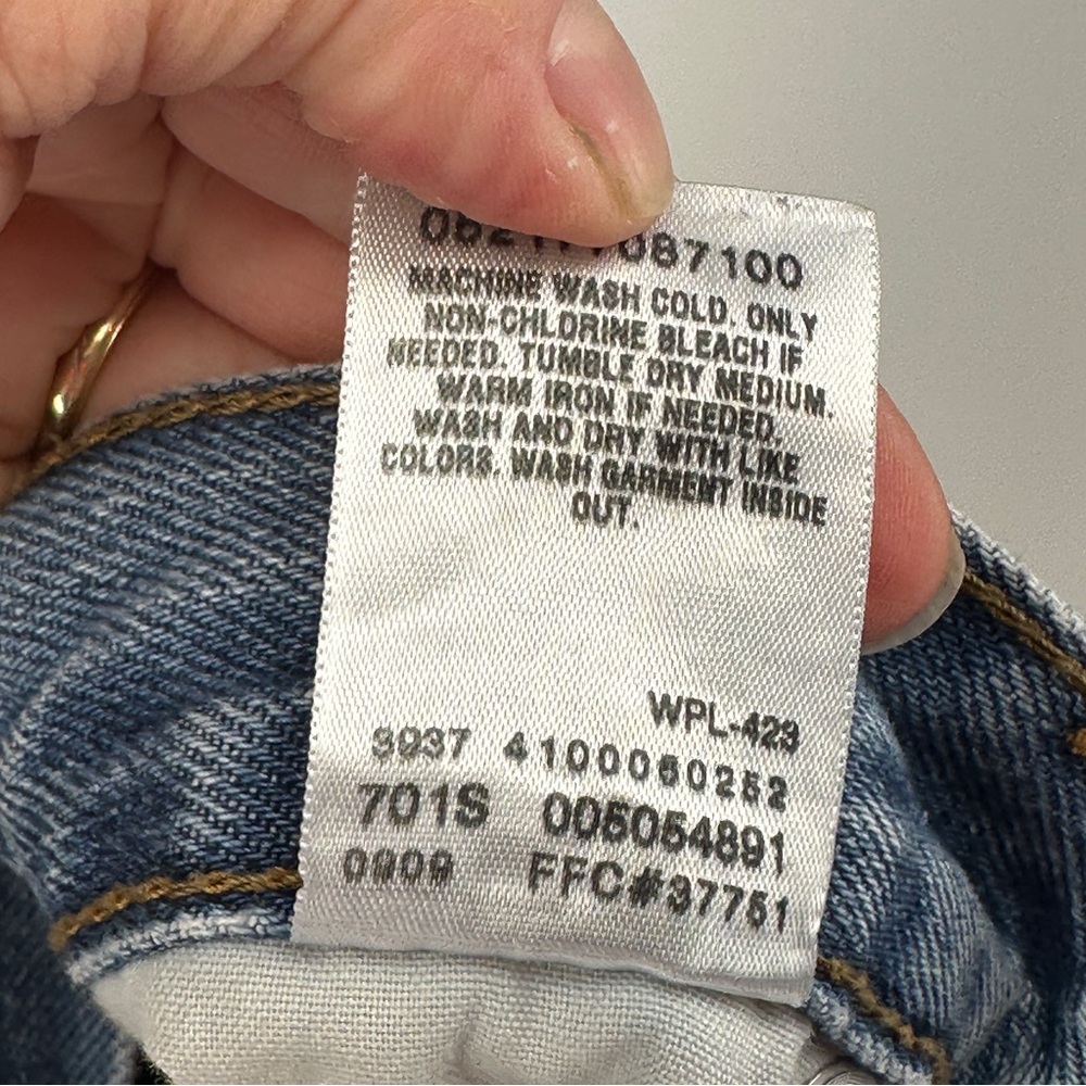 Levi's Straight Leg Jeans in Classic Blue 2000’s 100% Cotton 29x30 - Picture 8 of 8